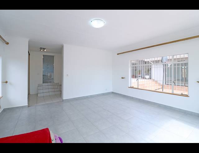 4 BEDROOM HOUSE FOR SALE IN LYNDHURST